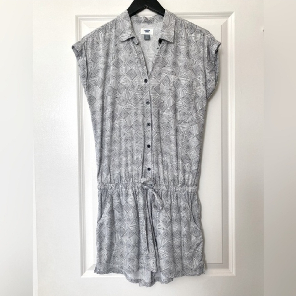 Old Navy Black and White Romper Medium